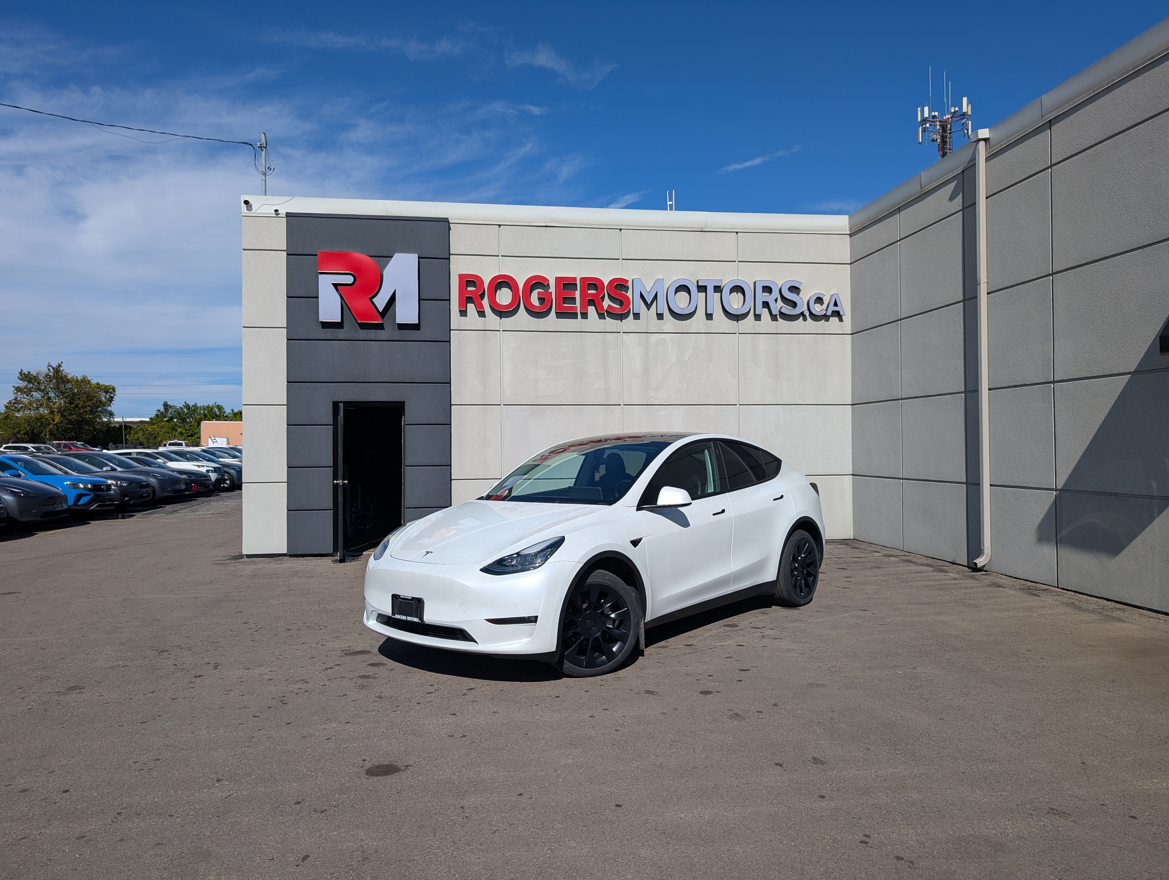 2022 Tesla Model Y LONG RANGE AWD - DUAL MOTOR