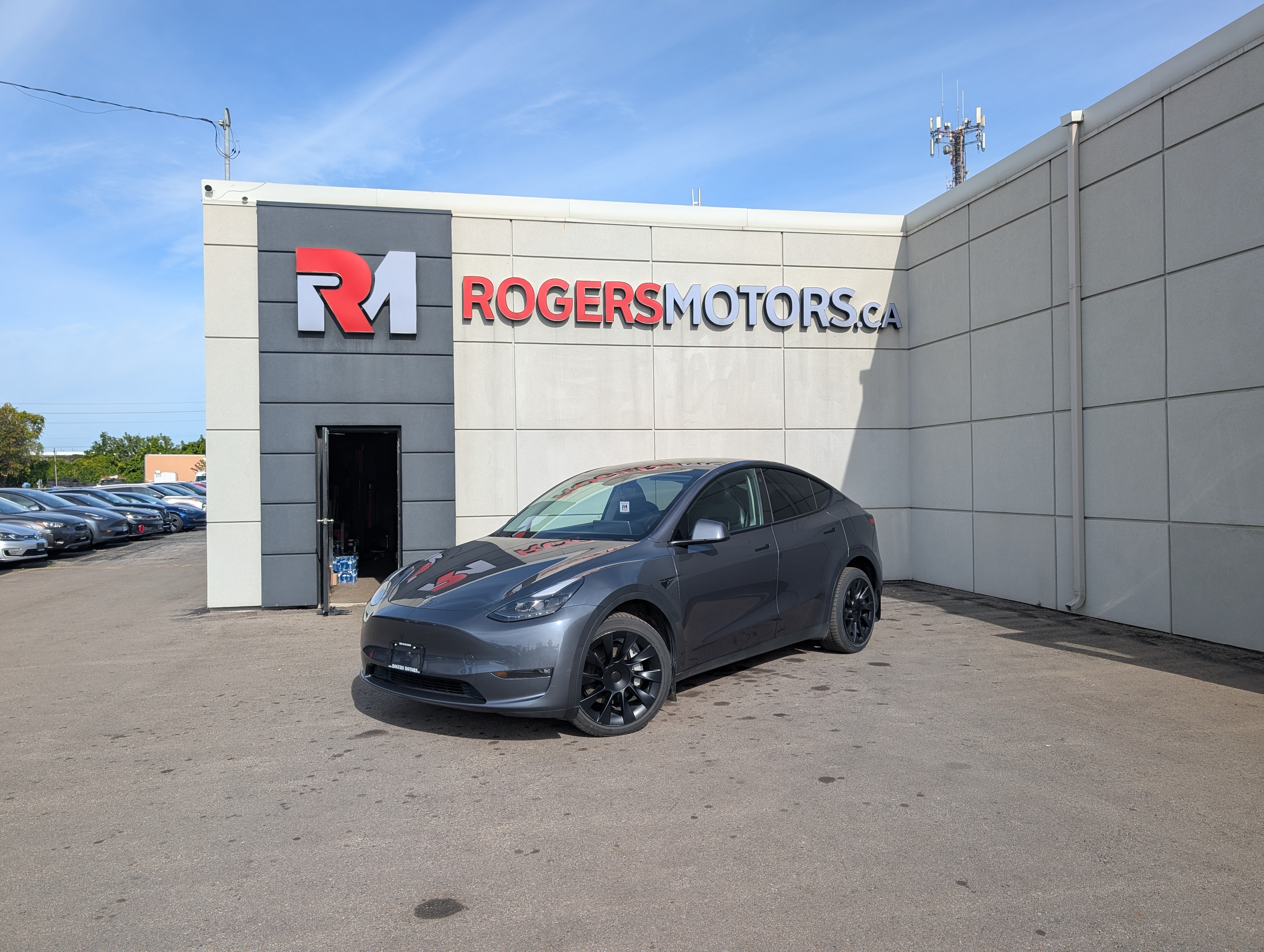 2023 Tesla Model Y LONG RANGE AWD - DUAL MOTOR