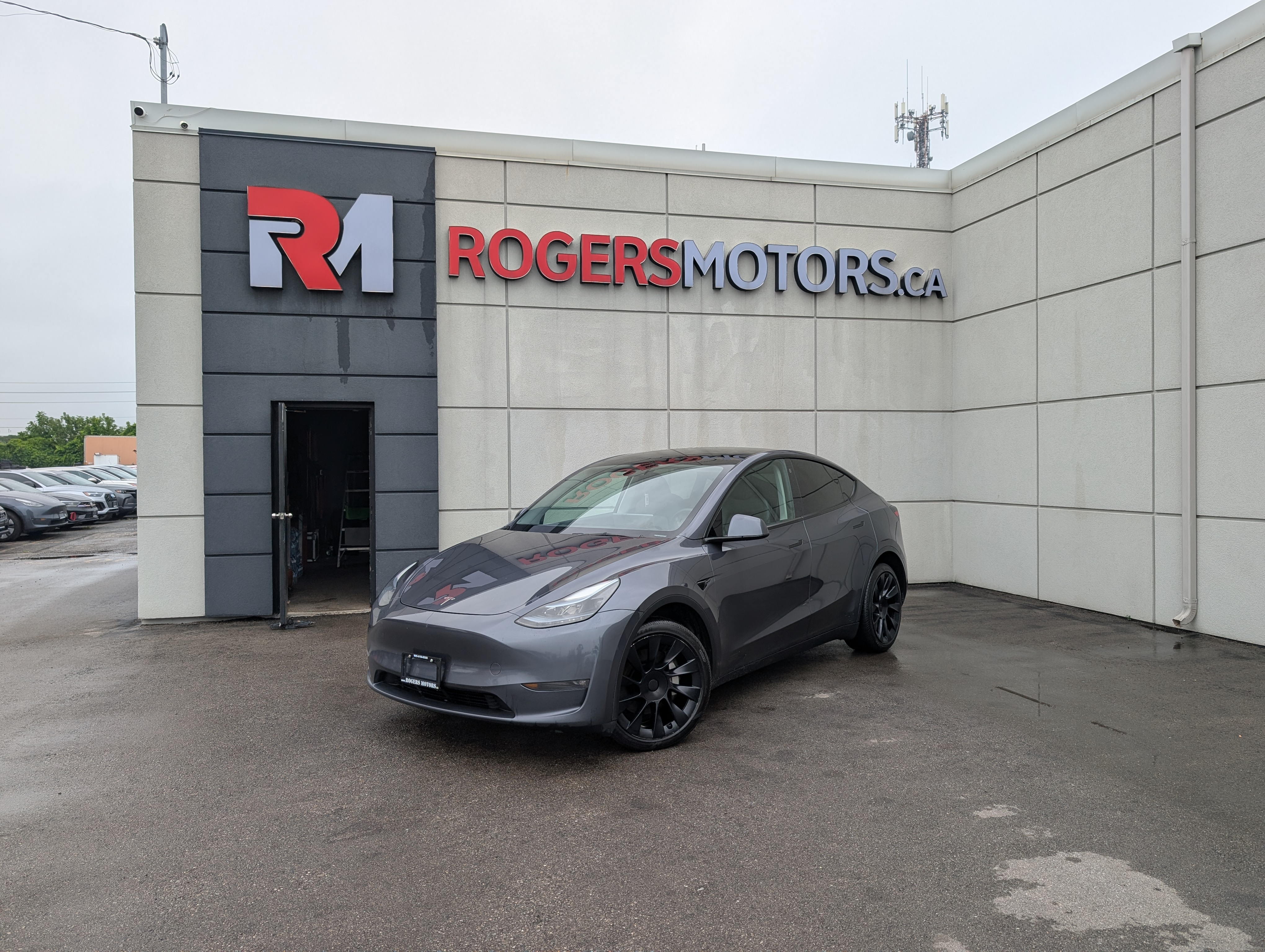 2023 Tesla Model Y LONG RANGE AWD - DUAL MOTOR