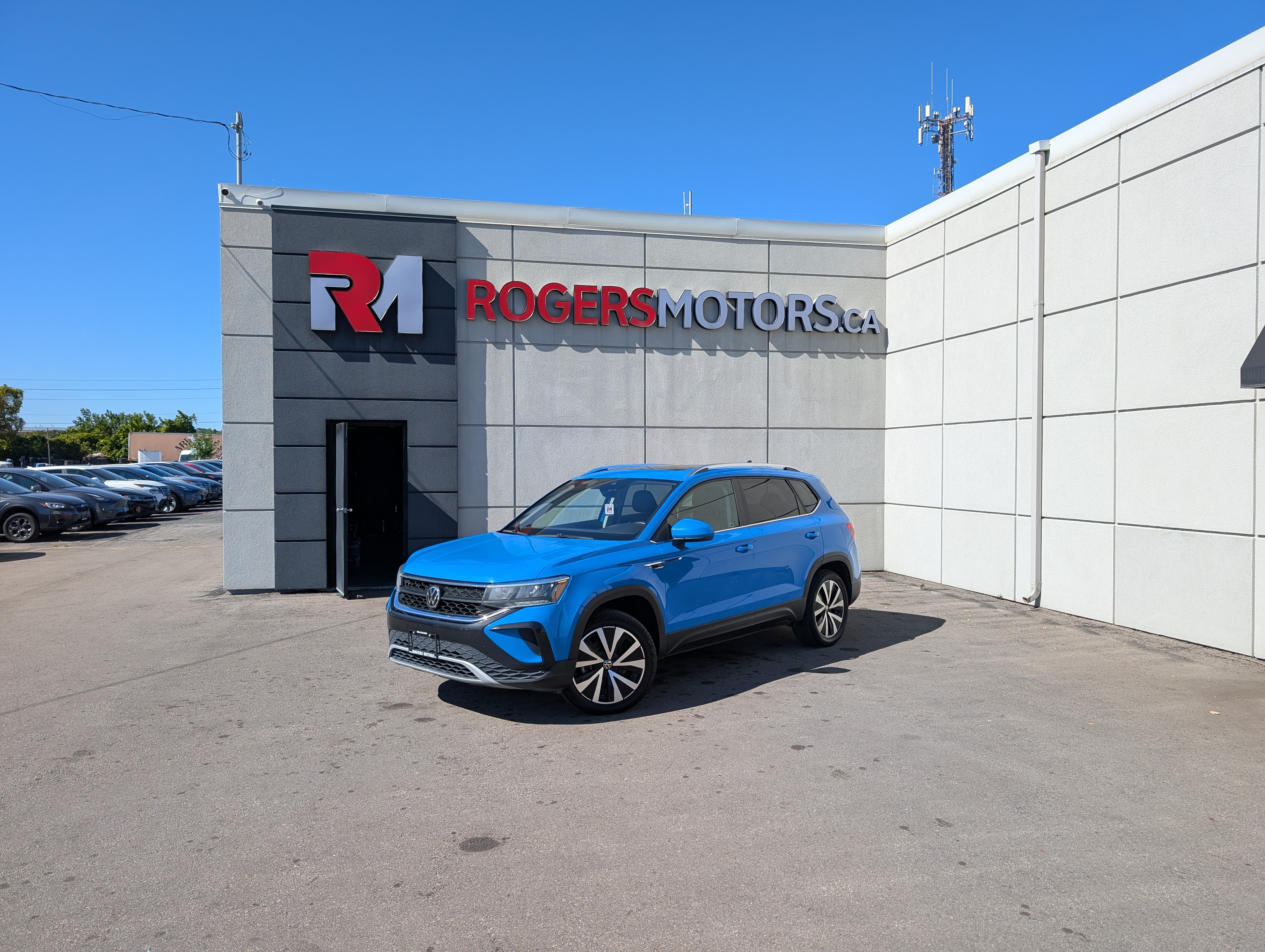 2023 Volkswagen Taos 4MOTION - PANO ROOF - REV CAM - TECH FEATS