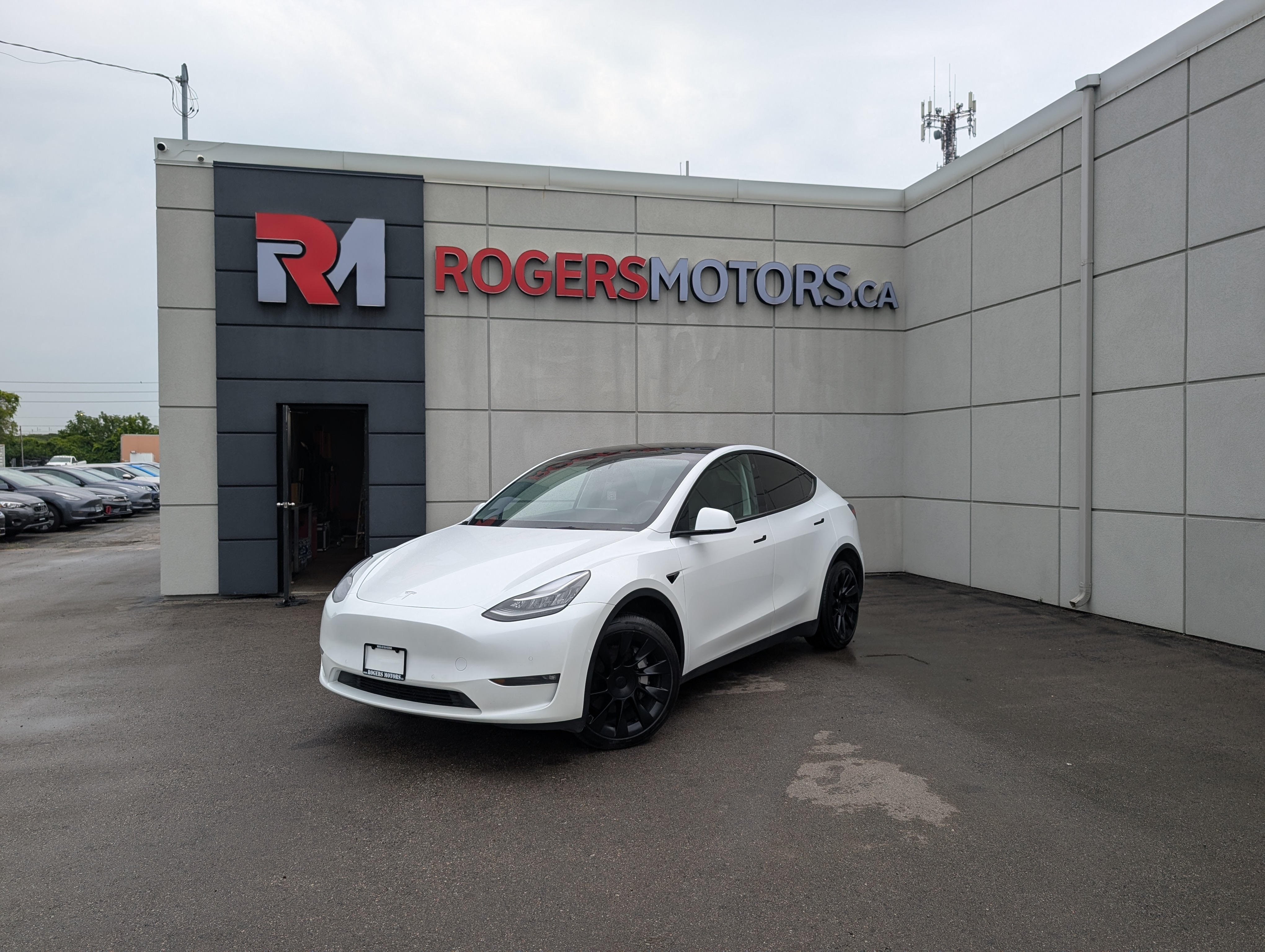 2023 Tesla Model Y LONG RANGE AWD - DUAL MOTOR